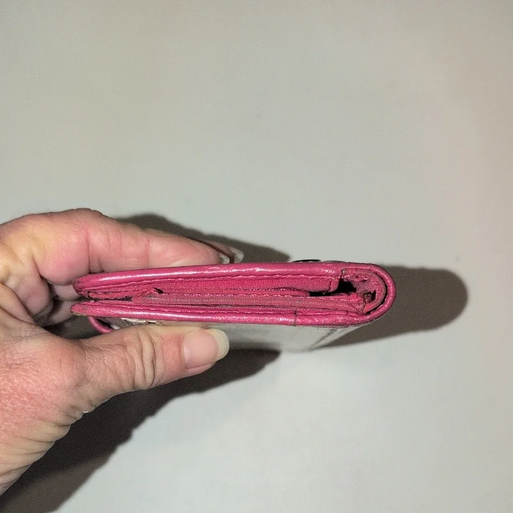 Fossil Pink and Cream Heart Wallet
